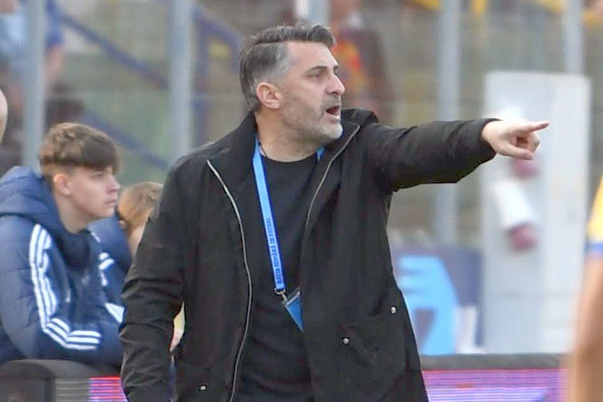 Claudiu Niculescu s-a săturat și acuză: „Suntem prea mici! După două minute, au mers la al 4-lea arbitru”