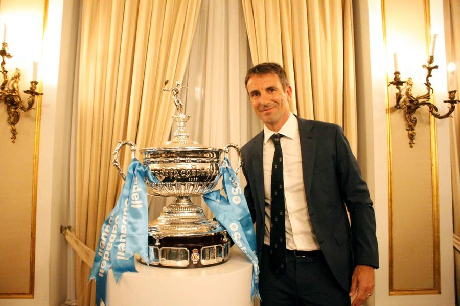 Tommy Robredo și trofeul pus în joc la turneul de la Barcelona Foto: Imago Images Fostul număr 5 ATP, comparație inedită: „E ca atunci când au coincis Messi și Ronaldo la cel mai bun nivel”
