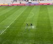 Imagini neconvenționale! Probleme grave la stadionul de 37 de milioane: meci întrerupt două ore » Aici va juca Dinamo în play-off