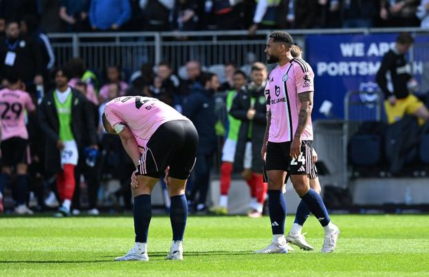 Dezastru pentru cea mai surprinzătoare campioană din Premier League » Aproape de încă o retrogradare
