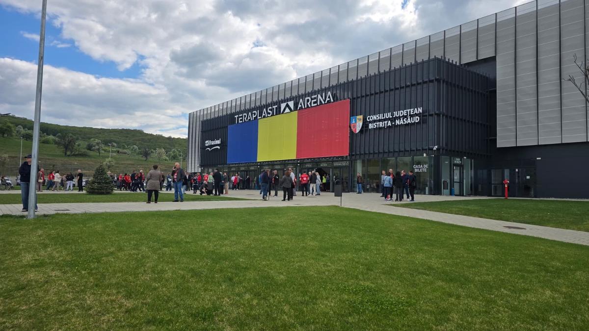 Imagini înainte de Gloria Bistrița - Brest
