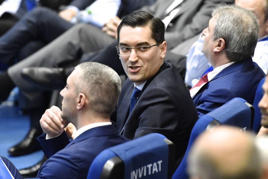 Răzvan Burleanu e din 2014 președintele Federației Române de Fotbal. Recent a obținut al 4-lea mandat, valabil până în 2030, foto: Imago Images Scenariul care îl lasă pe Burleanu fără putere! » LPF vrea independență totală pentru Liga 2: „O problemă reală de finanțare”