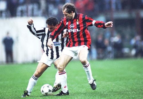 Franco Baresi, legendă a clubului AC Milan și unul dintre cei mai buni fundași din istoria fotbalului, a încetat din viață vineri, 31 iulie, la vârsta de 66 de ani.