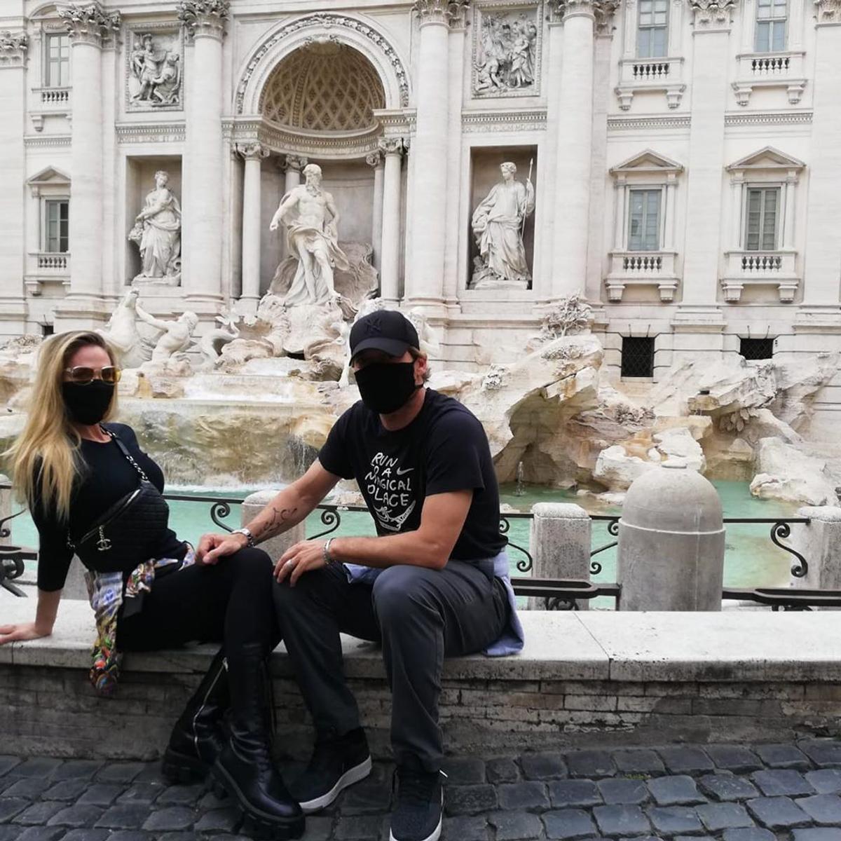 FOTO Cum a fost surprins Francesco Totti alături de soția sa irezistibilă » Nu credea că va face așa ceva vreodată