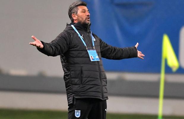 Atac nemilos la Marinos Ouzounidis: „Mangia și Bergodi, 10 clase peste el. A făcut Craiova și mai mică!”