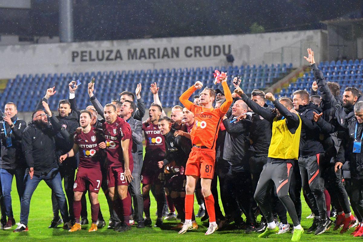 CFR Cluj, petrecere cu bere la Botoșani » Vergil Andronache, fostul „principal” al lui Becali, plonjon în vestiar 