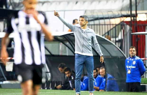 Răzvan Lucescu i-a cerut scuze antrenorului lui Panathinaikos, după victoria cu 2-0: „Îmi pare rău pentru reacția mea”