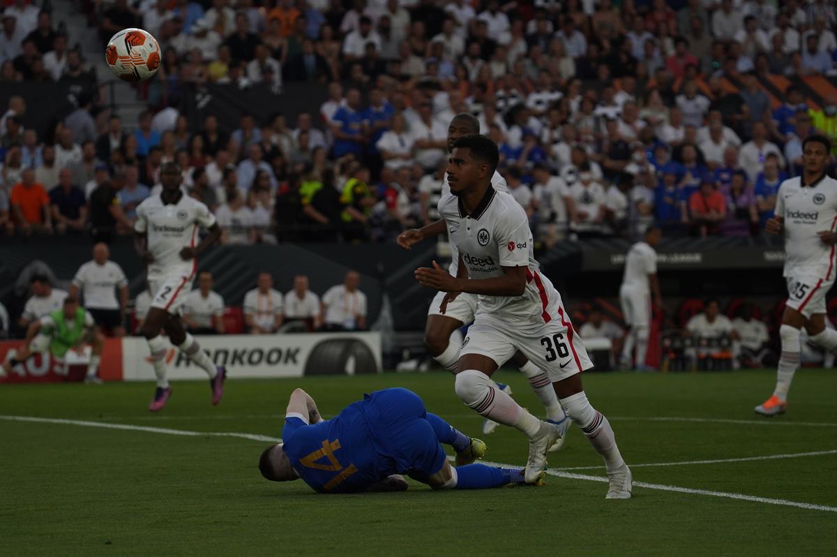 Eintracht Frankfurt, gest superb după finala Europa League » Au cumpărat o pagină de reclamă într-un ziar scoțian!
