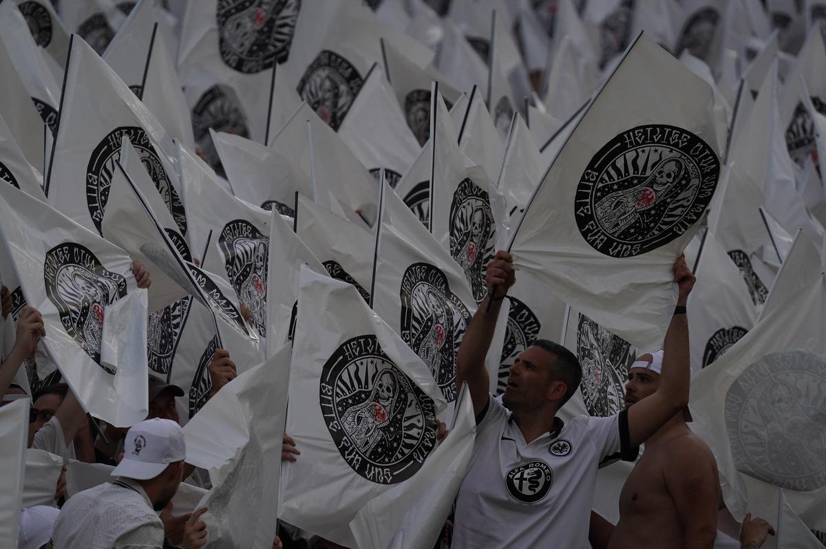 Eintracht Frankfurt, gest superb după finala Europa League » Au cumpărat o pagină de reclamă într-un ziar scoțian!