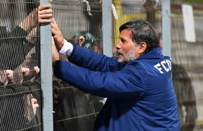 Situație complicată la FCU Craiova: Napoli a plecat în Italia fără să semneze noul contract » Ce condiții pune Adrian Mititelu + Ce cere antrenorul
