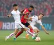 Decizie bizară în Sevilla - Juventus » VAR-ul a ratat un fault evident: „Dacă nu s-a schimbat regulamentul, trebuia penalty”