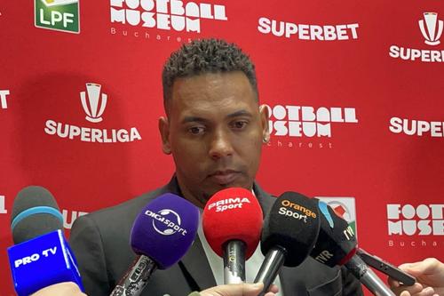 Eric de Oliveira lucrează în prezent pentru Farul