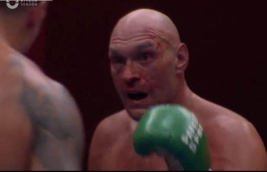 Oleksandr Usyk e campionul campionilor la categoria grea » Victorie printr-o decizie controversată în fața lui Fury! Urmează revanșa