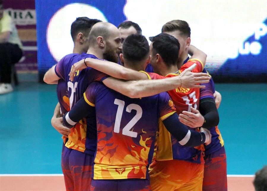 Voleibaliștii români după un punct reușit FOTO CEV.EU Probleme pentru naționalele României la debutul în Golden League