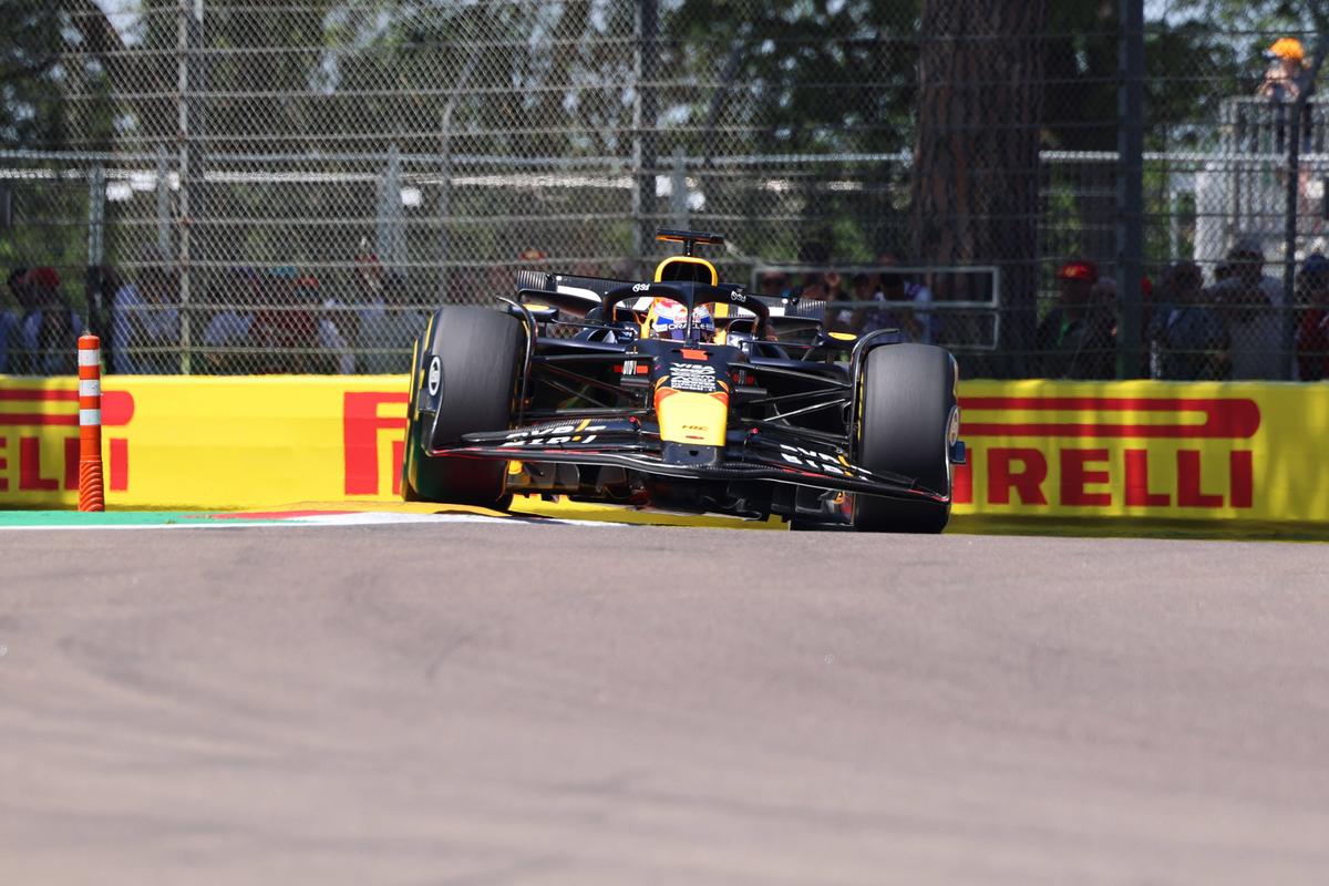 Max Verstappen este de neoprit! A bifat al optulea pole position consecutiv » Ferrari dezamăgește „acasă”