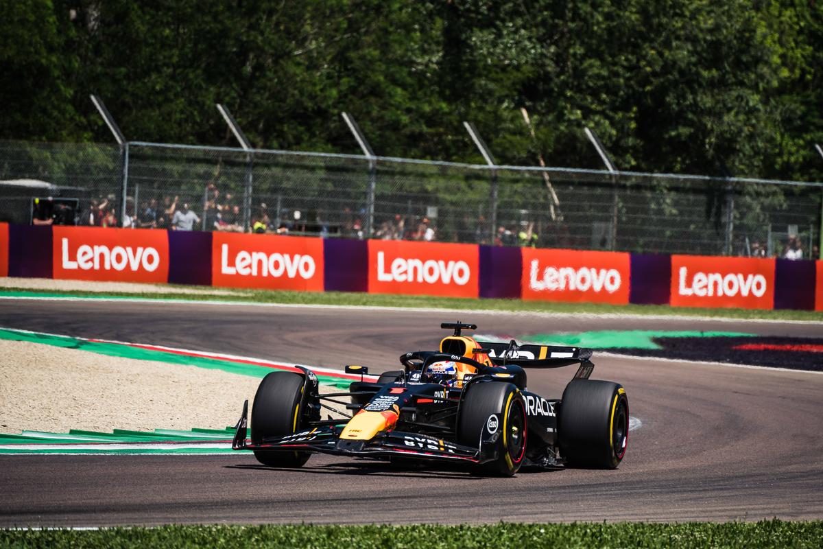 Max Verstappen este de neoprit! A bifat al optulea pole position consecutiv » Ferrari dezamăgește „acasă”