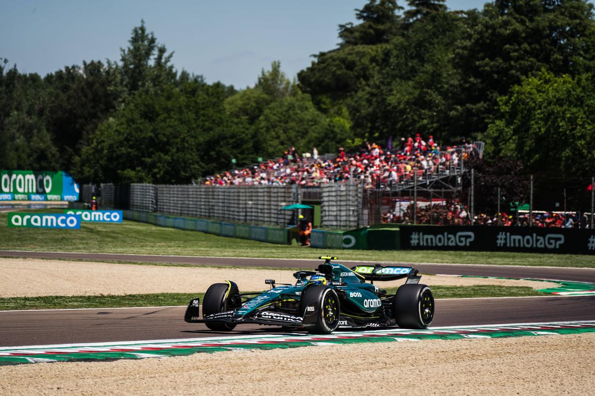 Max Verstappen este de neoprit! A bifat al optulea pole position consecutiv » Ferrari dezamăgește „acasă”