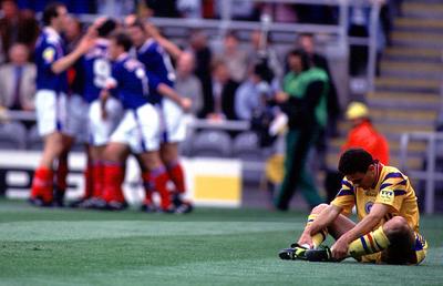 România la Euro 1996: am început prost, am încheiat în genunchi » Generația de Aur zdruncinată din temelii, acuze de blat și adio pentru Răducioiu