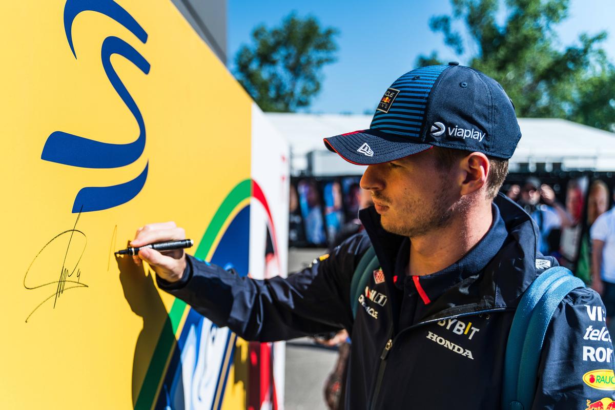 Max Verstappen este de neoprit! A bifat al optulea pole position consecutiv » Ferrari dezamăgește „acasă”