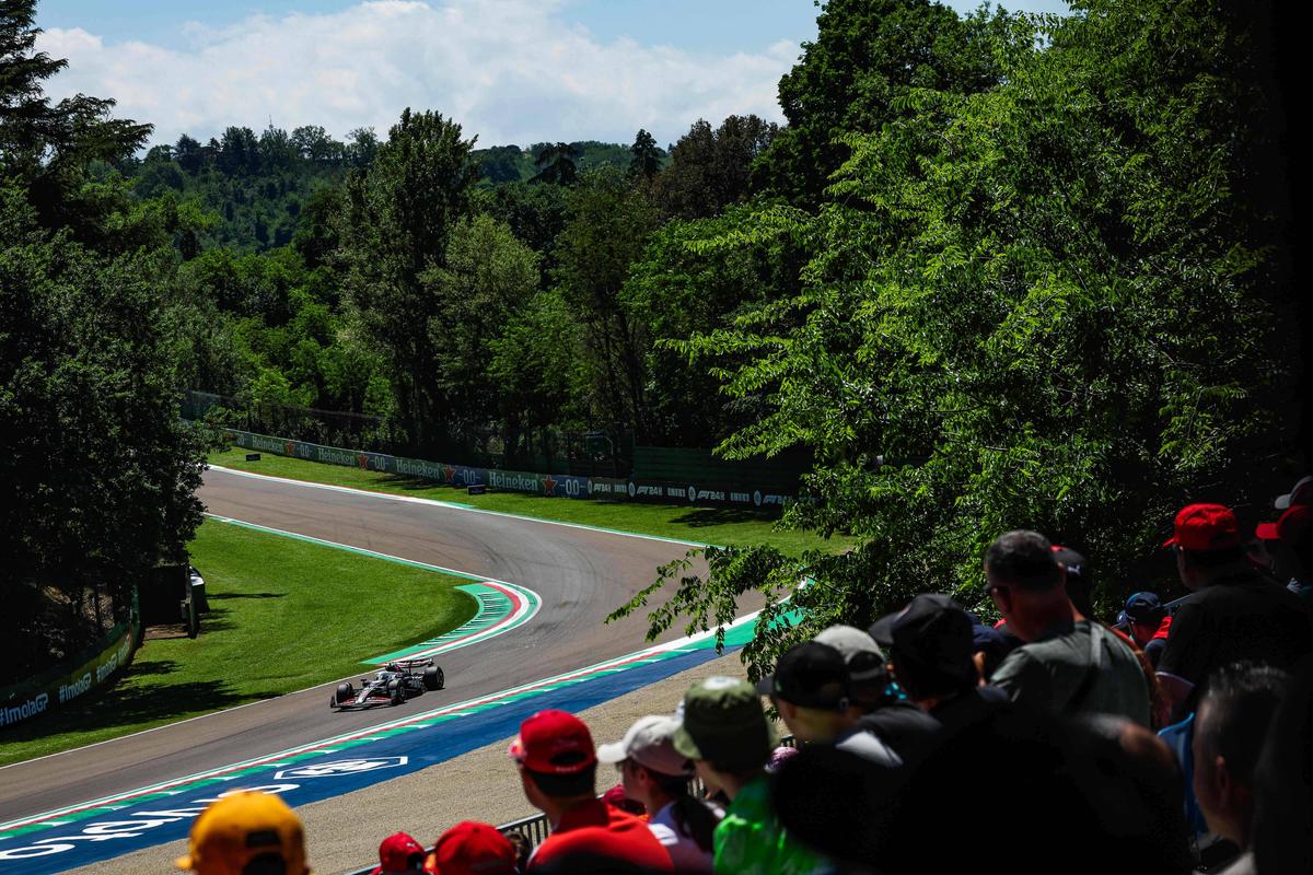 Max Verstappen este de neoprit! A bifat al optulea pole position consecutiv » Ferrari dezamăgește „acasă”