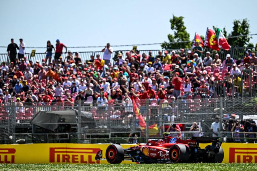 Fanii Scuderiei, prezenți la Imola. Sursă foto: IMAGO
