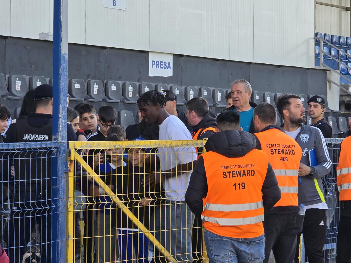 Proaspătul campion cu FCSB a mers la meciul de totul sau nimic din Superligă și a sărbătorit cu echipa câștigătoare!