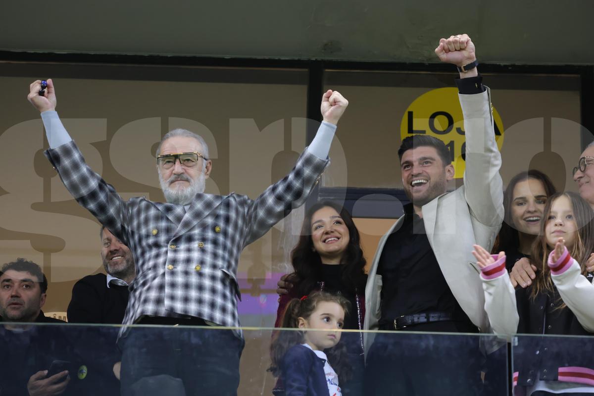 A venit patroana! Cum a apărut Teodora Becali la petrecerea campioanei FCSB