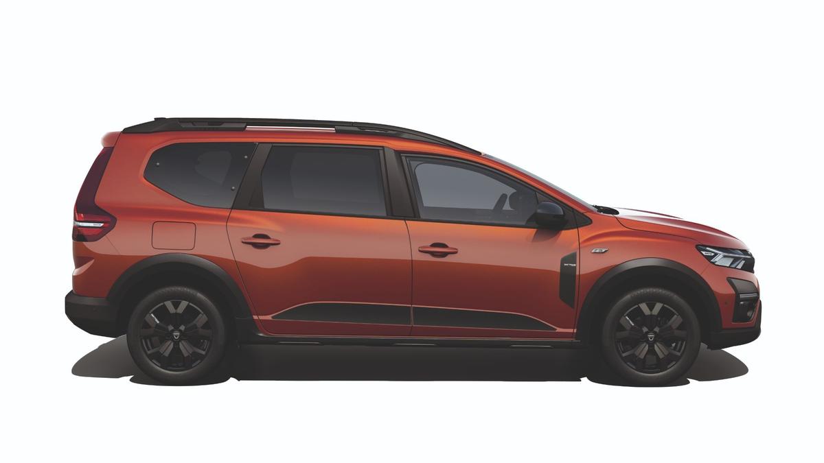 Noua mașină Dacia a fost „prezentată”: imaginile au scăpat pe net » Va fi mai ieftină decât rivalele Kia și Suzuki