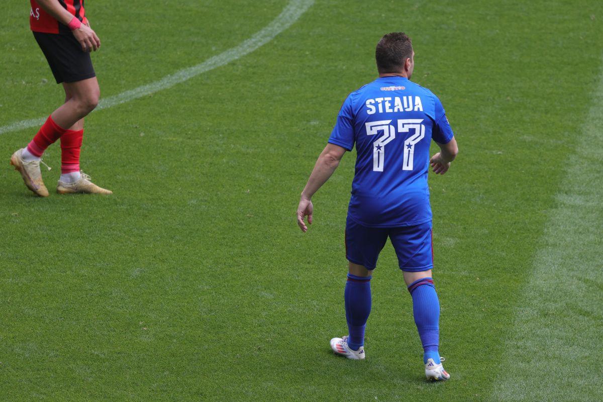 „Aici e Steaua!” » 3 detalii din Ghencea, de la Steaua - CSM Reșița: ce făcea Victor Pițurcă în lojă și cum arată la 69 de ani + mesajele ostile ale ultrașilor