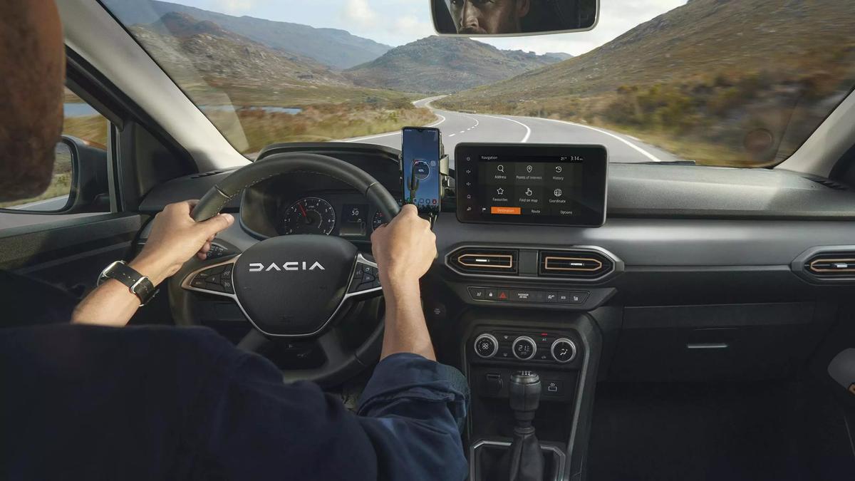 Noua mașină Dacia a fost „prezentată”: imaginile au scăpat pe net » Va fi mai ieftină decât rivalele Kia și Suzuki
