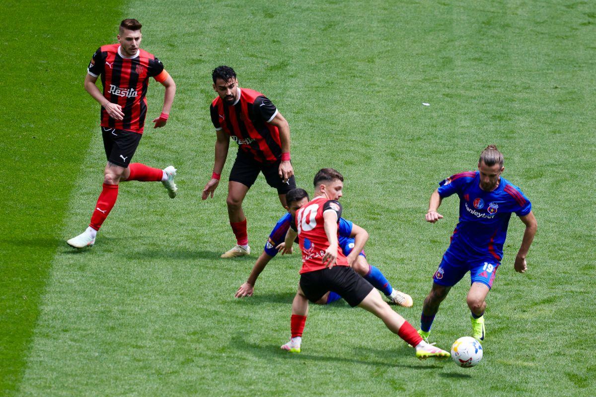 „Aici e Steaua!” » 3 detalii din Ghencea, de la Steaua - CSM Reșița: ce făcea Victor Pițurcă în lojă și cum arată la 69 de ani + mesajele ostile ale ultrașilor