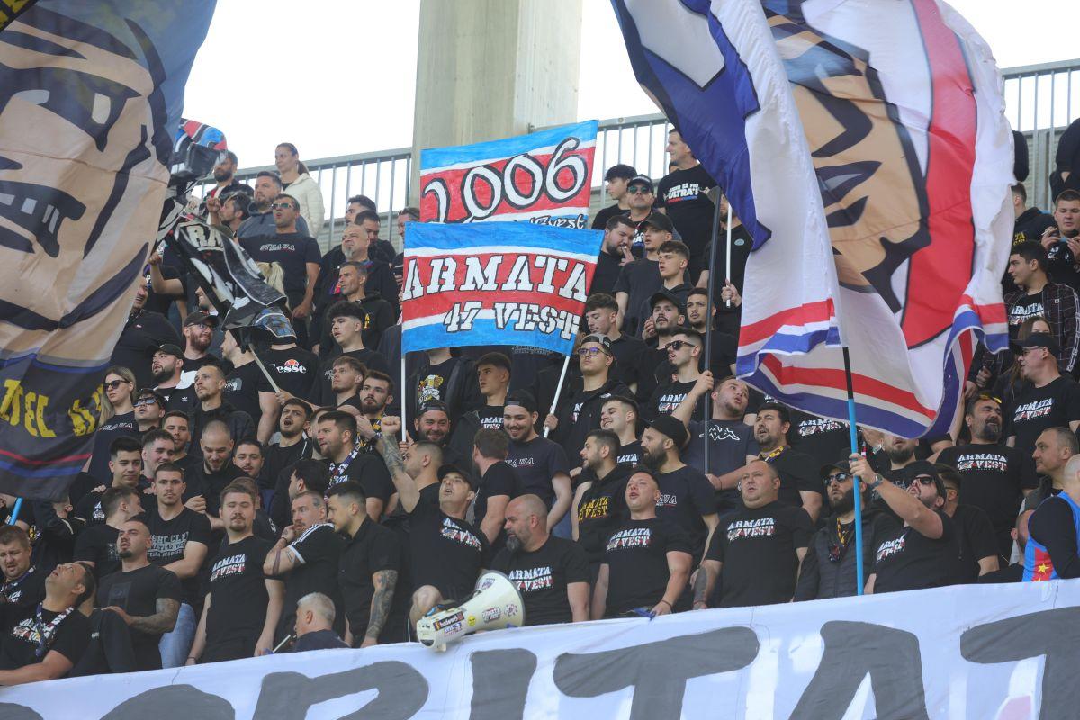 „Aici e Steaua!” » 3 detalii din Ghencea, de la Steaua - CSM Reșița: ce făcea Victor Pițurcă în lojă și cum arată la 69 de ani + mesajele ostile ale ultrașilor