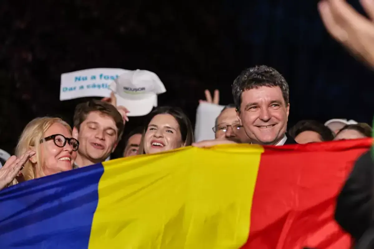 Primele imagini cu Nicușor Dan și George Simion, după apariția exit-poll-urilor