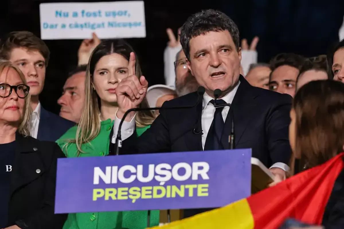 Primele imagini cu Nicușor Dan și George Simion, după apariția exit-poll-urilor