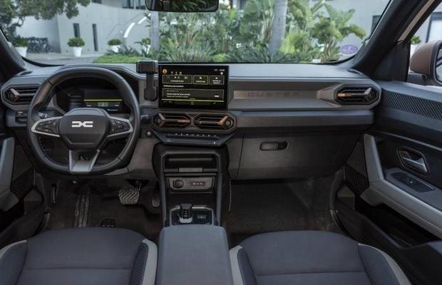 Noua mașină Dacia a fost „prezentată”: imaginile au scăpat pe net » Va fi mai ieftină decât rivalele Kia și Suzuki