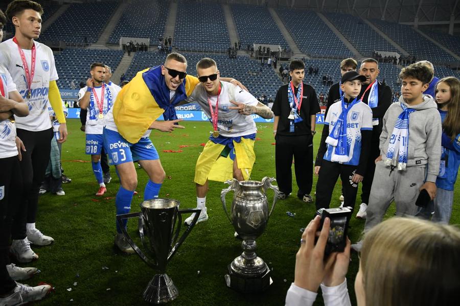 Oleksandr Romanchuk, Pavlo Isenko. Universitatea Craiova a câștigat titlul de campioană în Superligă. Foto: Cristi Preda (GSP.RO) Veste nesperată la Universitatea Craiova » Când revine pe teren Pavlo Isenko