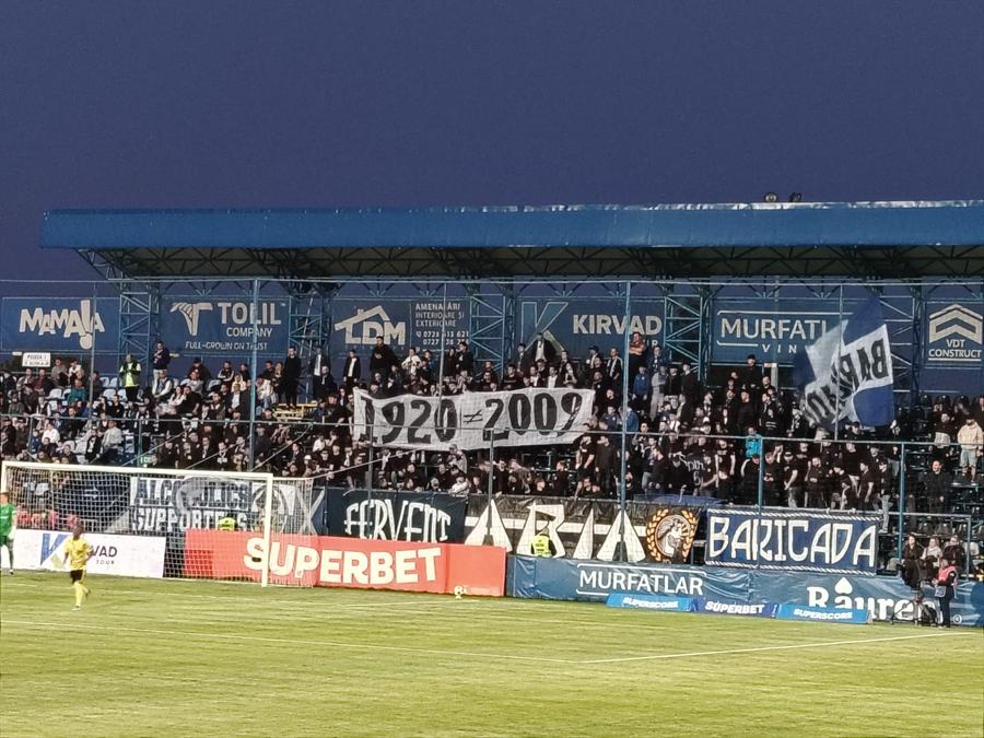 Război total la Constanța! Suporterii Farului, val de injurii la adresa lui Gică Popescu și a Viitorului