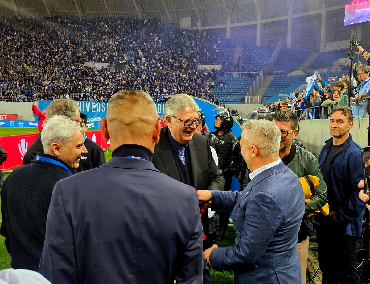 Mihai Rotaru în mijlocul euforiei titlului: cu ce vedetă TV a celebrat momentul și cine i-a înmânat medalia de campion