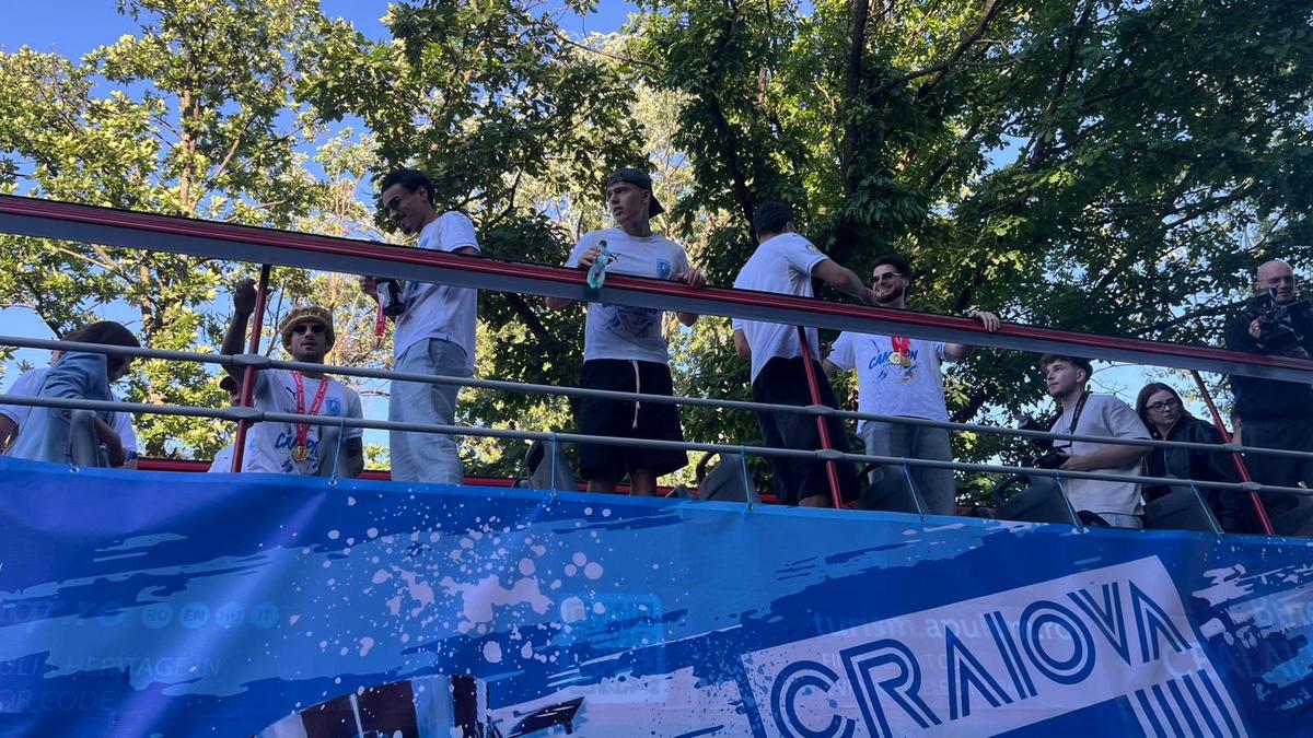 Piața „Mihai Viteazul” din Craiova, pregătită pentru sărbătoarea de titlu
