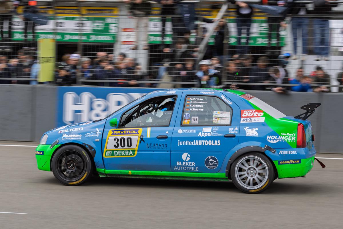 Dacia Logan a cucerit cursa de 24 de ore de la Nurburgring
