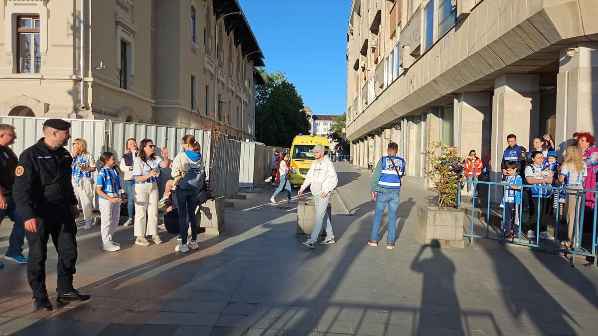 Sărbătoare de titlu în piața „Mihai Viteazul”, din Craiova