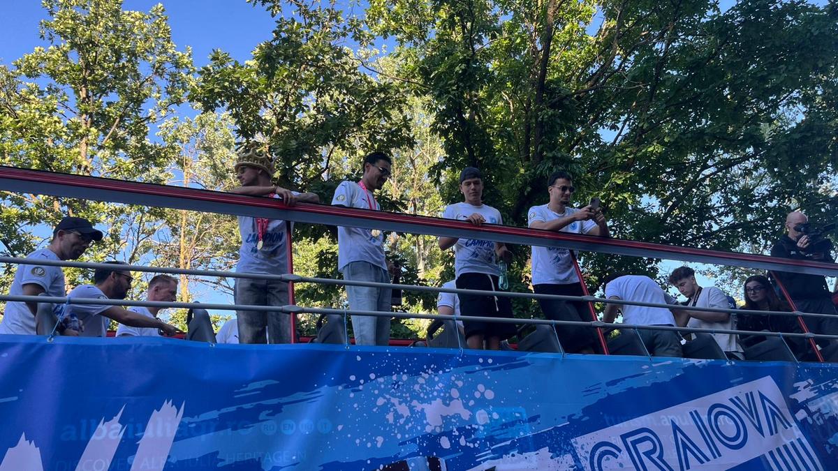 Piața „Mihai Viteazul” din Craiova, pregătită pentru sărbătoarea de titlu