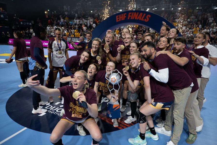 JDA Bourgogne Dijon Handball, campioană în EHF European League Foto: Foxaep Dijon a câștigat trofeul EHF European League după cea mai spectaculoasă revenire: a întors de la -9 la pauză!
