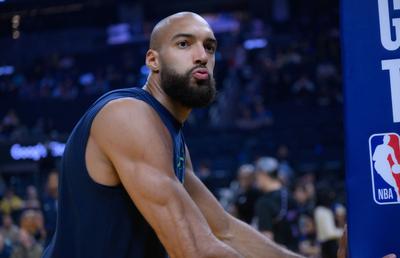„Armata” impresionantă de oameni care stă în spatele succesului unuia dintre cei mai buni jucători defensivi din NBA