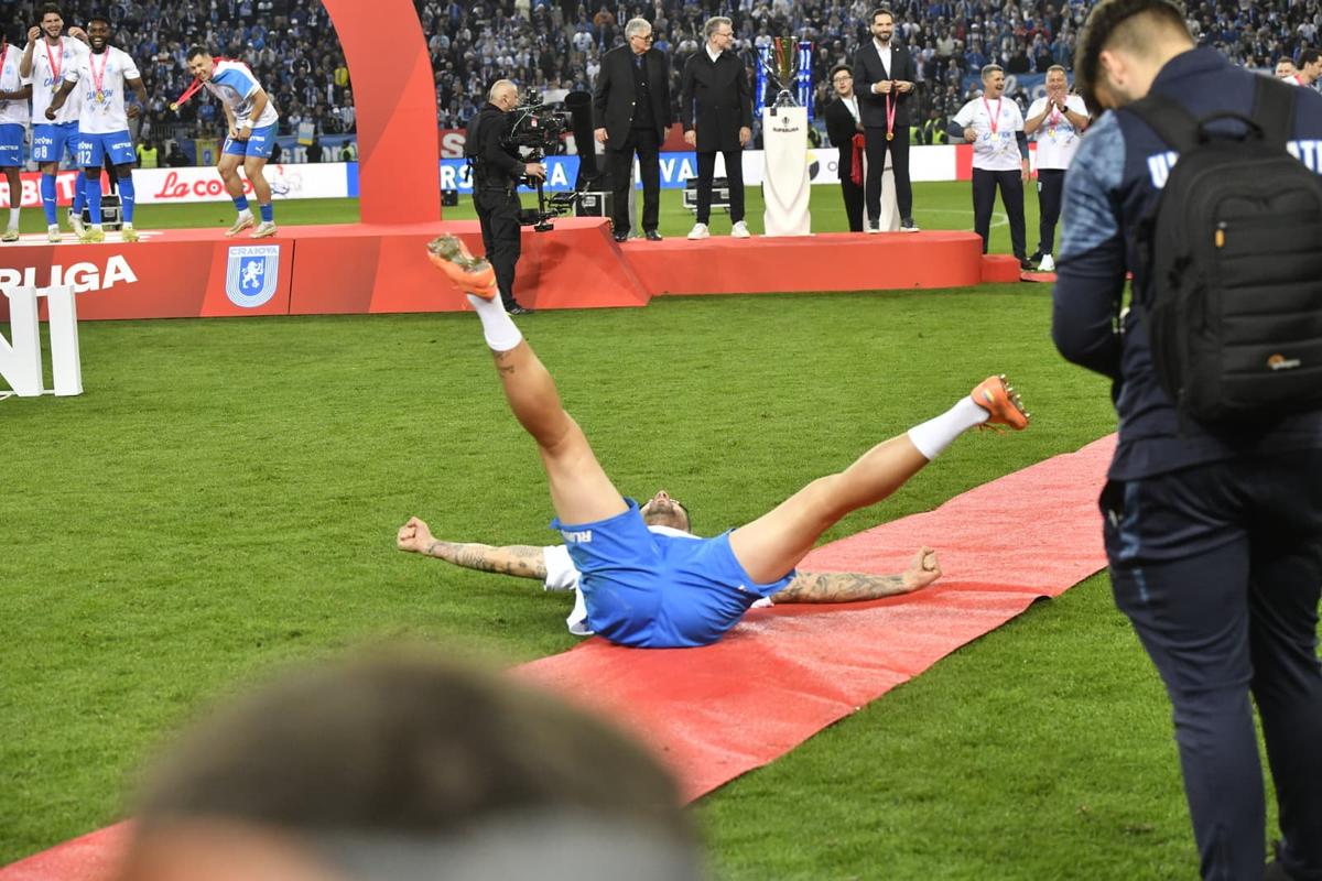 Universitatea Cluj vrea să facă primul transfer pentru cupele europene: unul dintre cei mai buni mijlocași din Superligă!