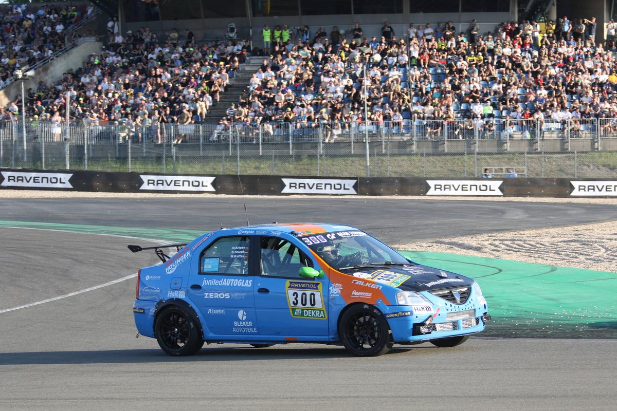 Dacia Logan a cucerit cursa de 24 de ore de la Nurburgring