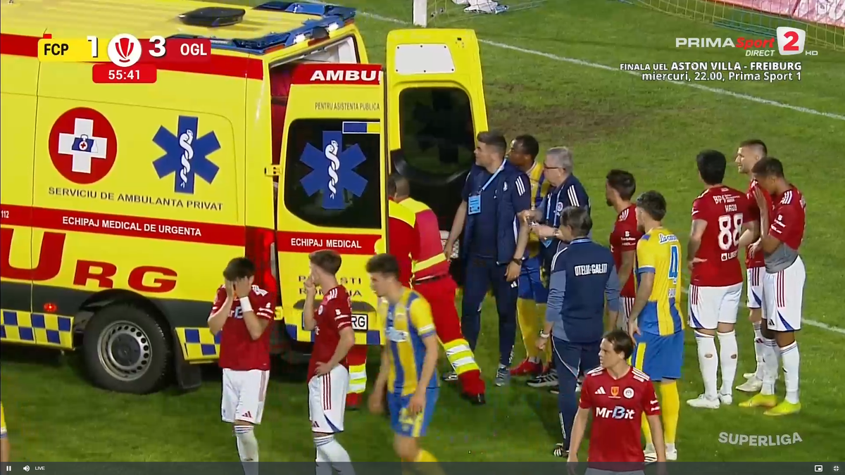 Imagini îngrozitoare în Petrolul - Oțelul » Marcatorul, transportat cu ambulanța la spital