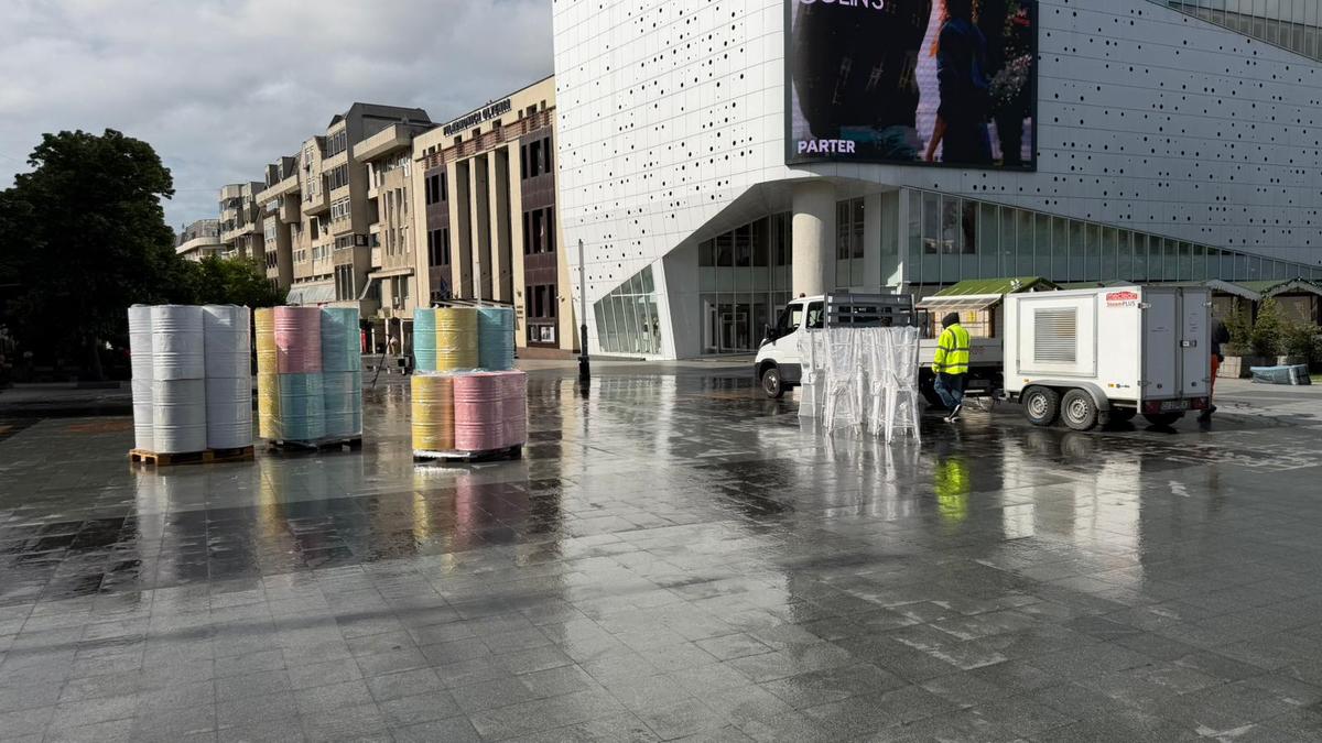 Piața „Mihai Viteazul” din Craiova, pregătită pentru sărbătoarea de titlu