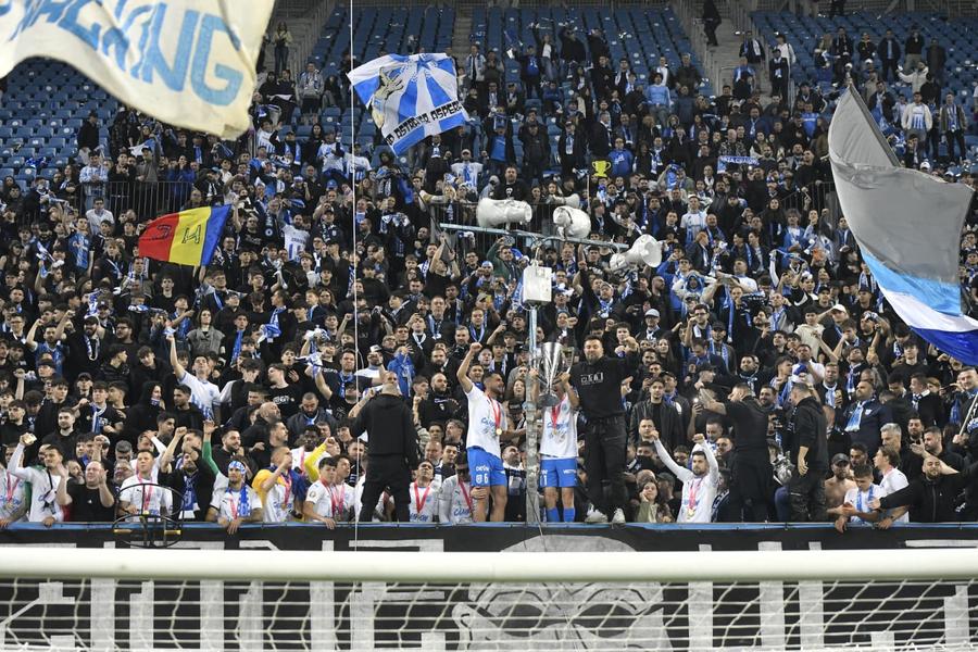 Universitatea Craiova a câștigat titlul de campioană în Superligă. Foto: Cristi Preda (GSP.RO) Campioana Universitatea Craiova lansează abonamentele pentru noul sezon » Vor fi valabile și pentru debutul în Liga Campionilor