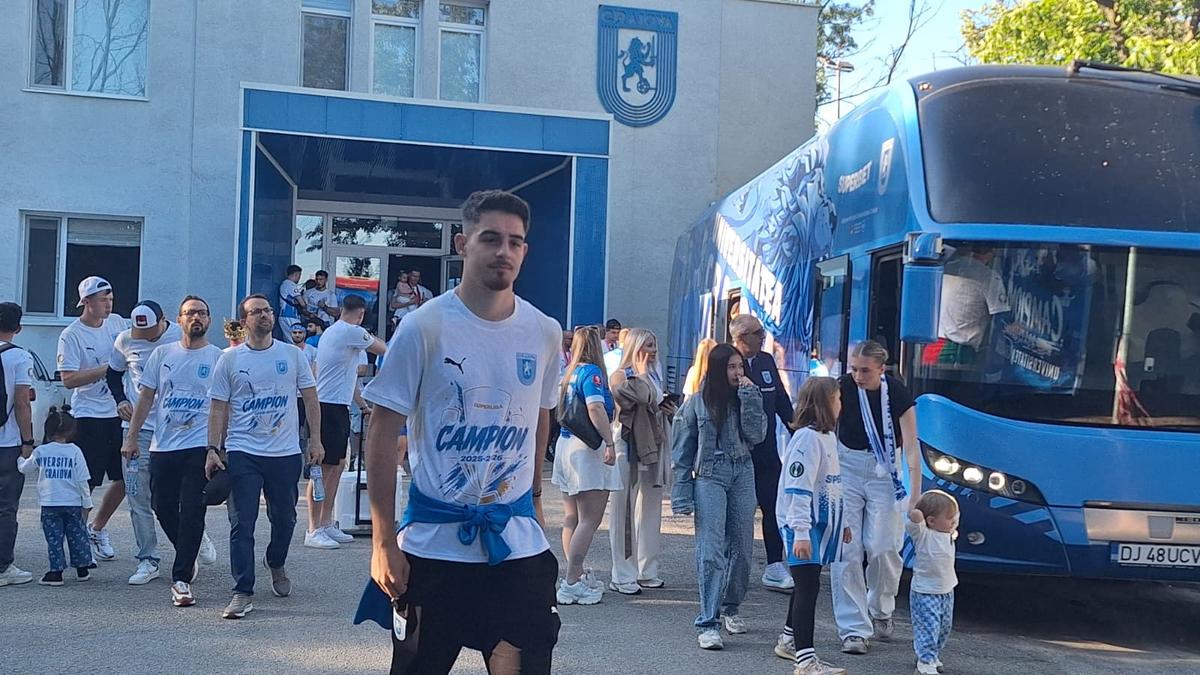 Piața „Mihai Viteazul” din Craiova, pregătită pentru sărbătoarea de titlu